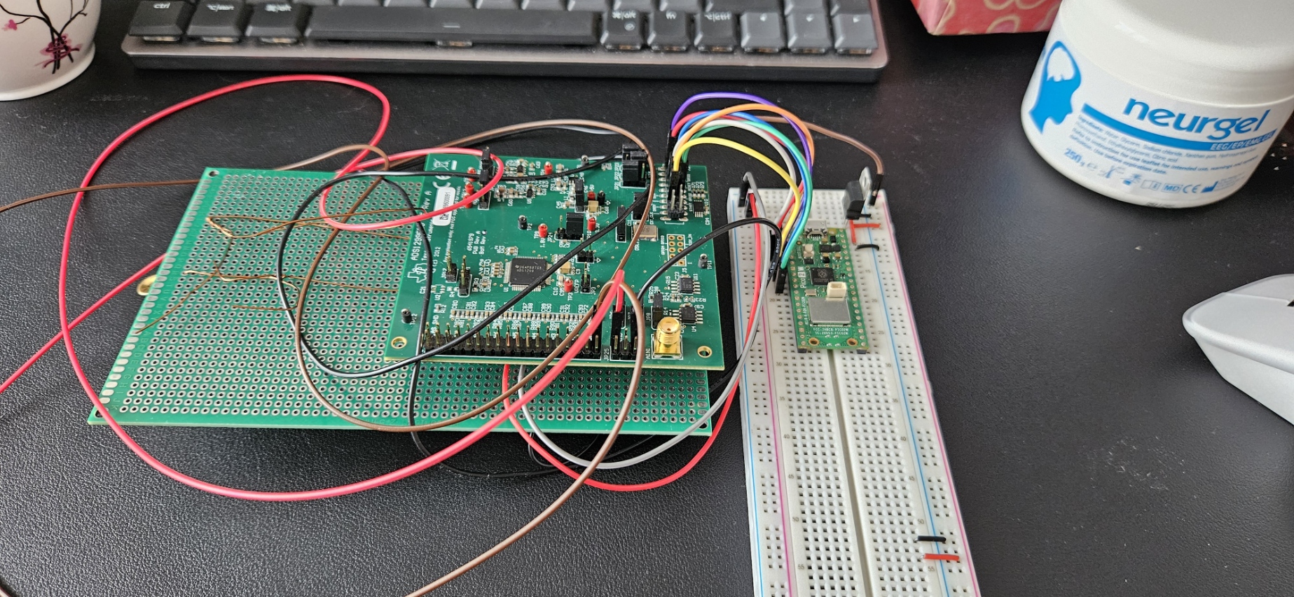 ADS1299 daughterboard connected to the Raspberry Pi Pico W